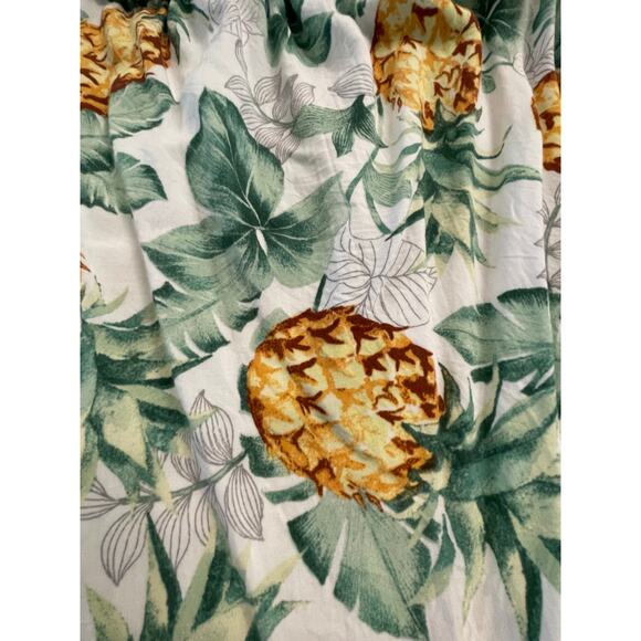 Skies are Blue off the shoulder leaf and flower top SM - Picture 2 of 8